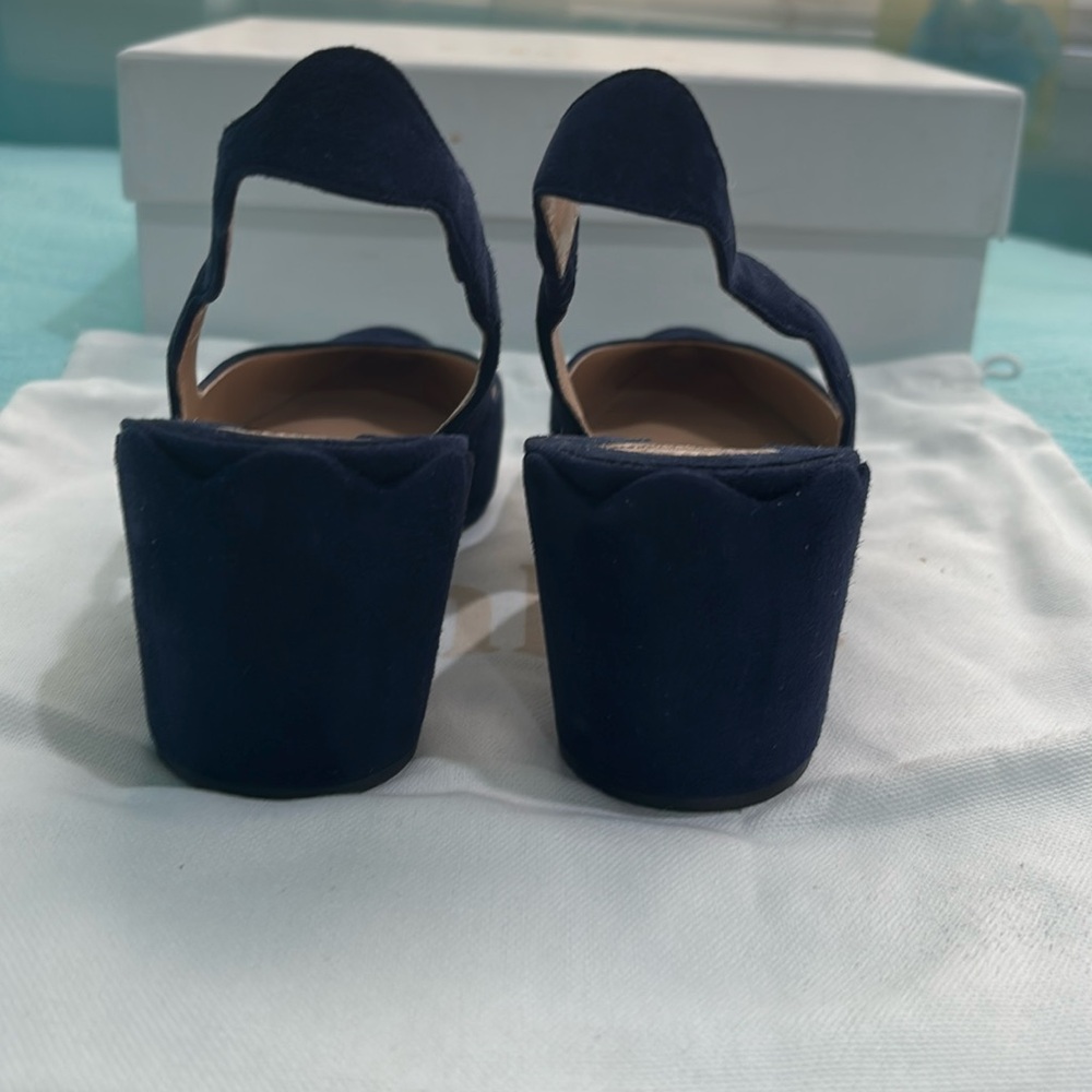 Chloe Laurena Scallop Slingback Pumps - Picture 9 of 15